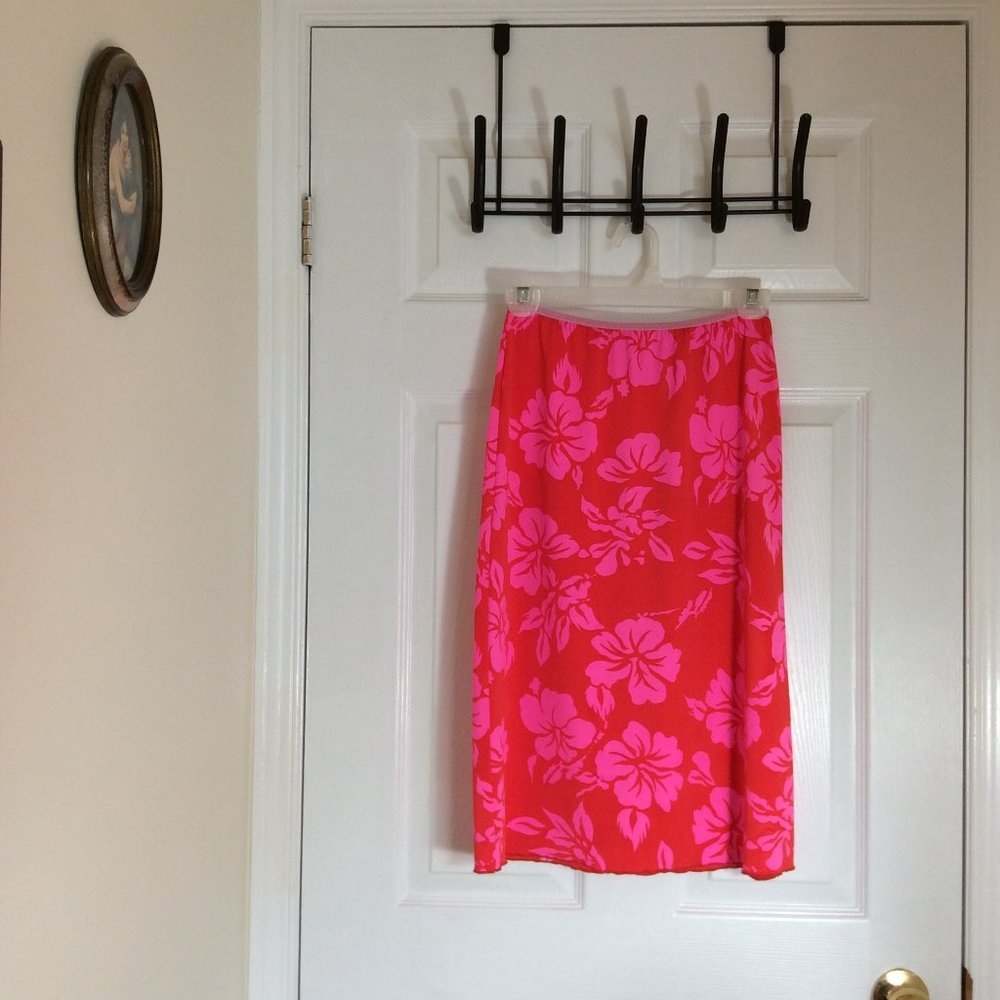 Passionate pink skirt M size,  comfortable